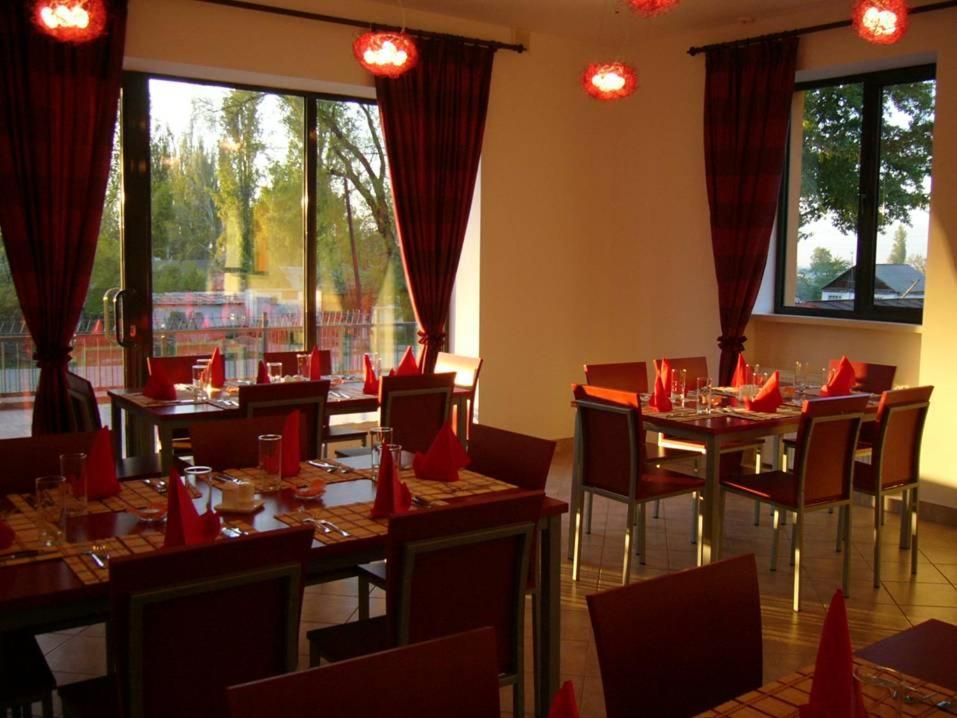 Amir Hotel Karakoł Zewnętrze zdjęcie