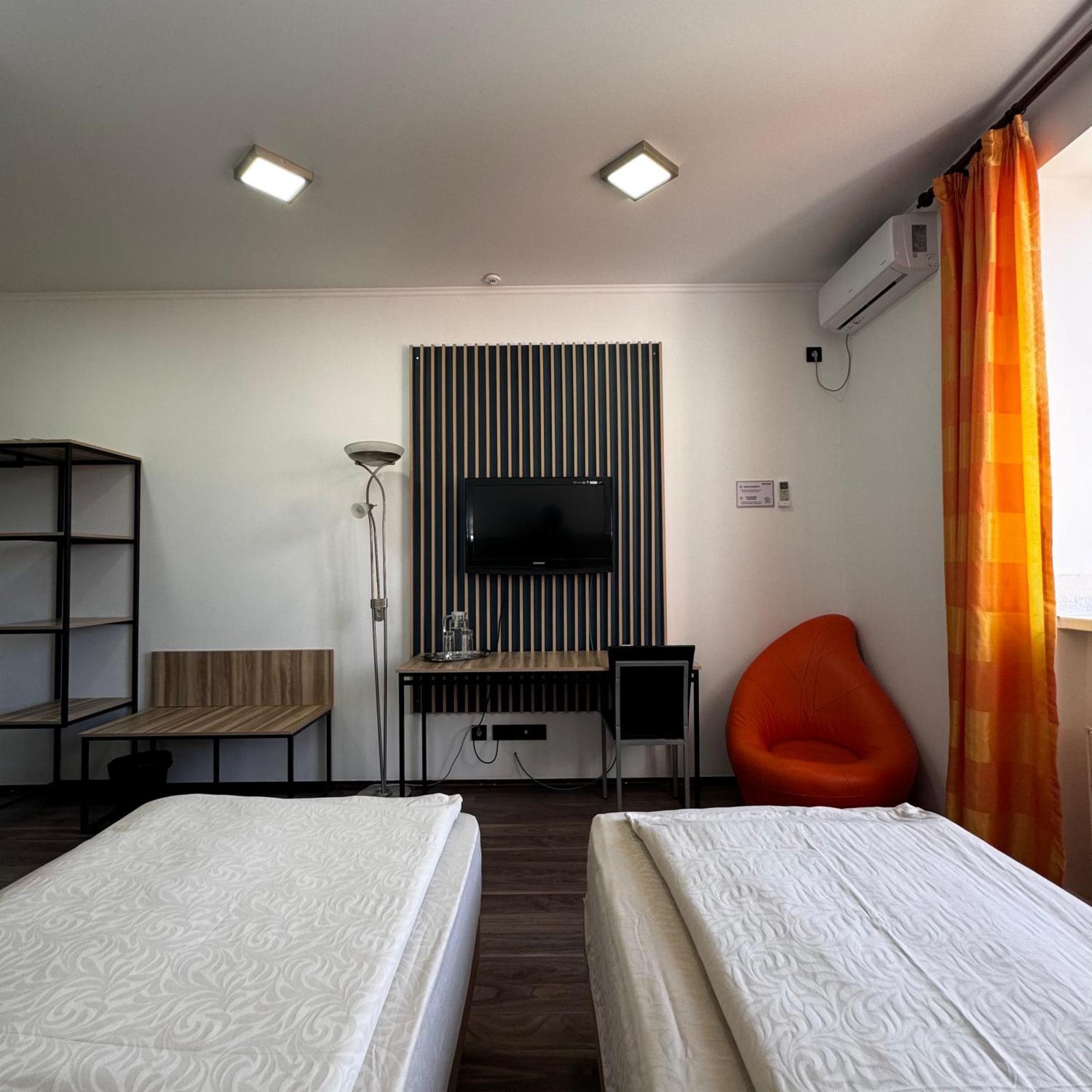 Amir Hotel Karakoł Zewnętrze zdjęcie