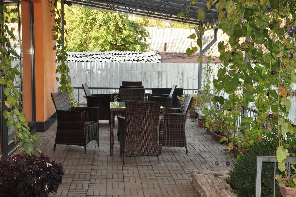 Amir Hotel Karakoł Zewnętrze zdjęcie